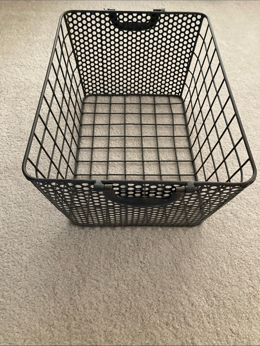 Metal wire storage basket